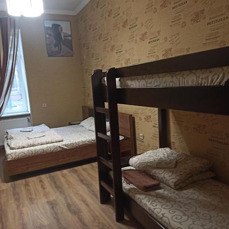 Hostel Q ,15 Хв До Жд Вокзалу Lviv Bagian luar foto
